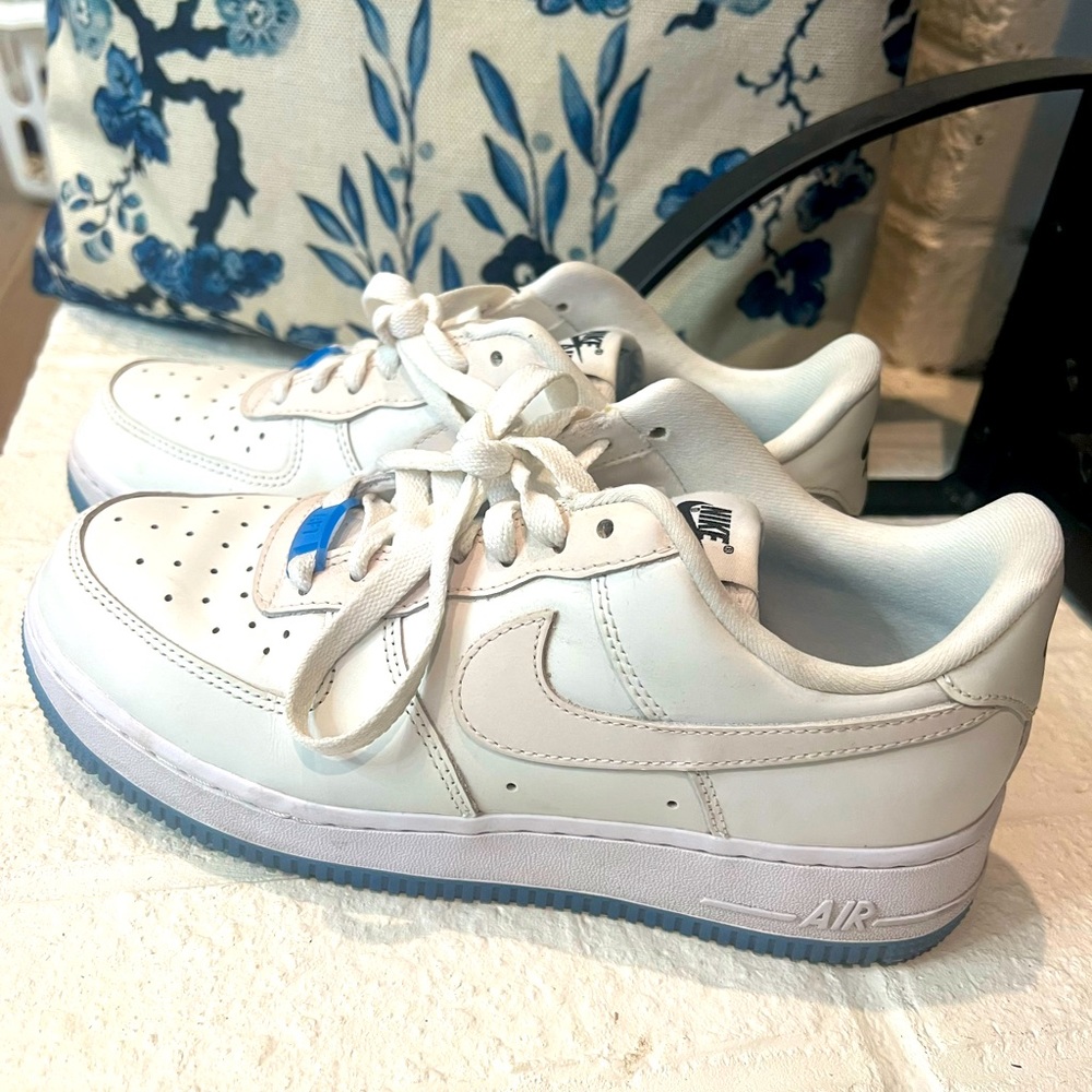 Nike Air Force 1 - Color Changing